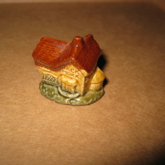 Red Rose Tea Wade Figure House that Jack Built - Picture 1 of 5